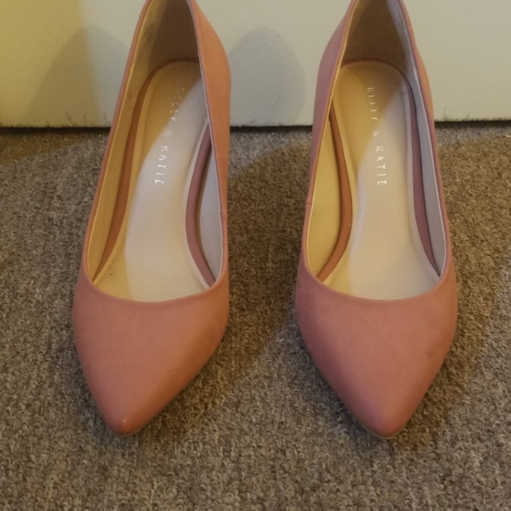 pink pointed toe heel